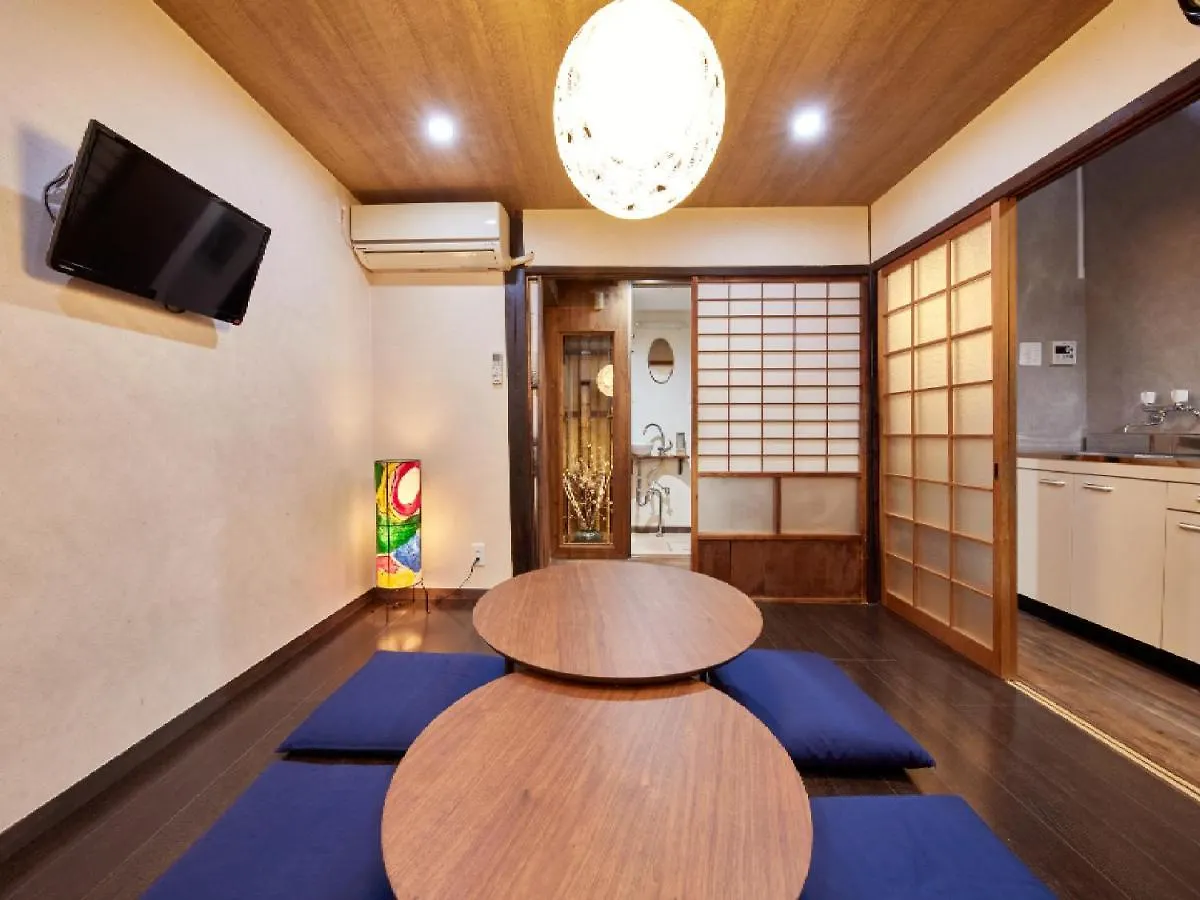 Kyomachiya Higashiyama Sanjo Kanau Kyoto Japan